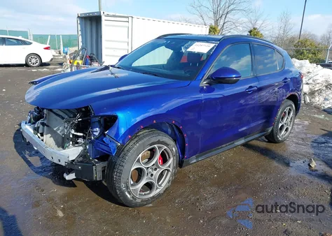 2022 Alfa Romeo Stelvio Sprint Awd z USA, uszkodzony, nr VIN ZASPAKAN5N7D28456